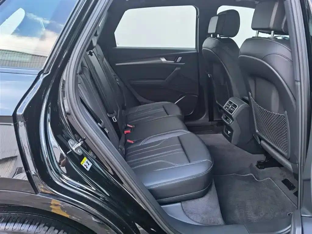 Audi Q5L 2025 45th Anniversary Edition 40 TFSI Luxury Dynamic — миниатюра 27