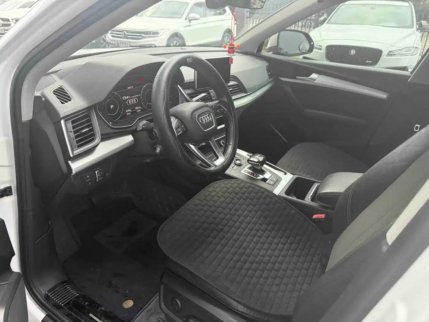 Audi Q5L 2018 40 TFSI Luxury Fashion Edition (National V Emission Standard) — миниатюра 2