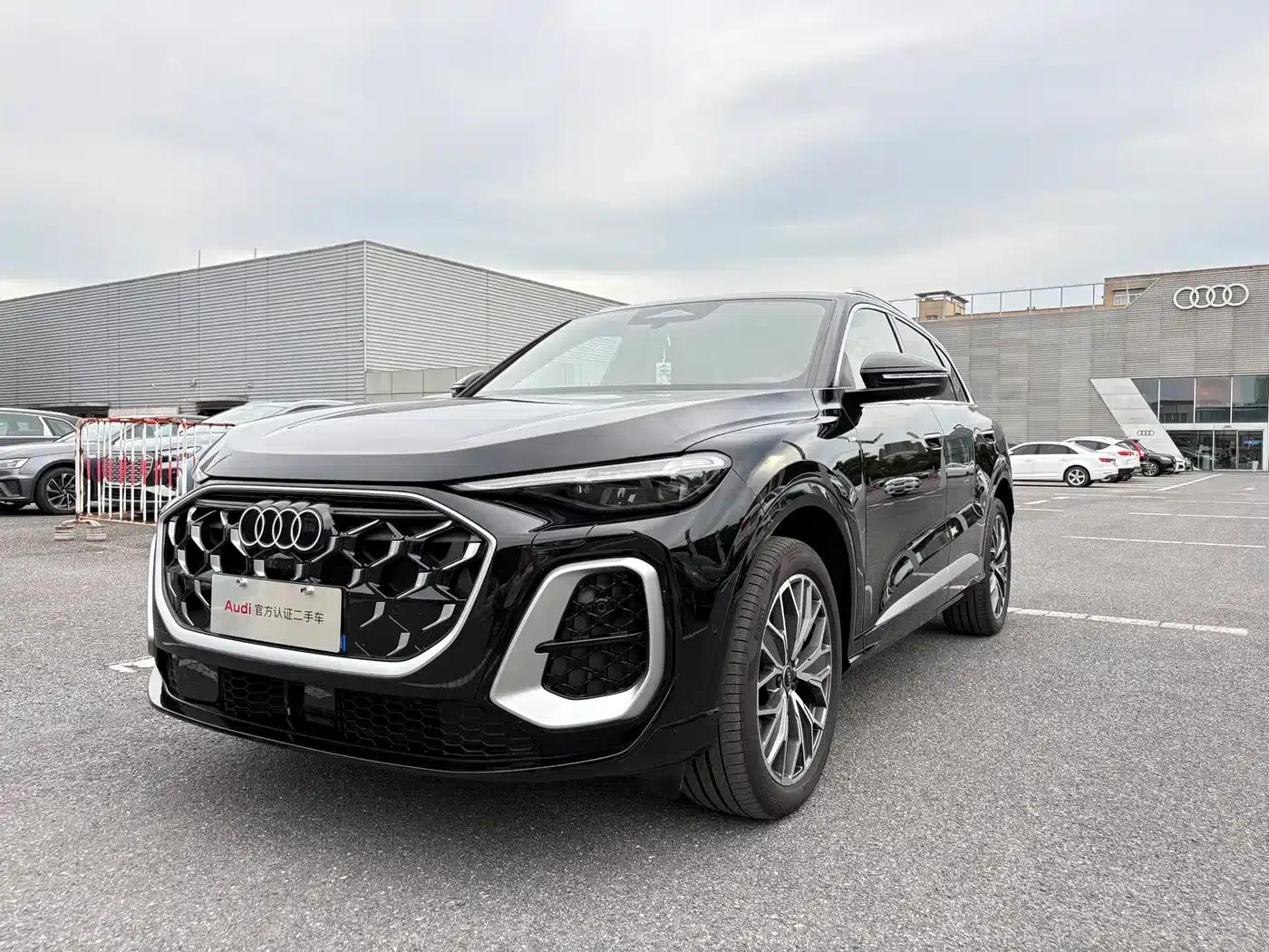 Audi Q5L 2026 2.0T Exclusive Edition for Million Users — миниатюра 1