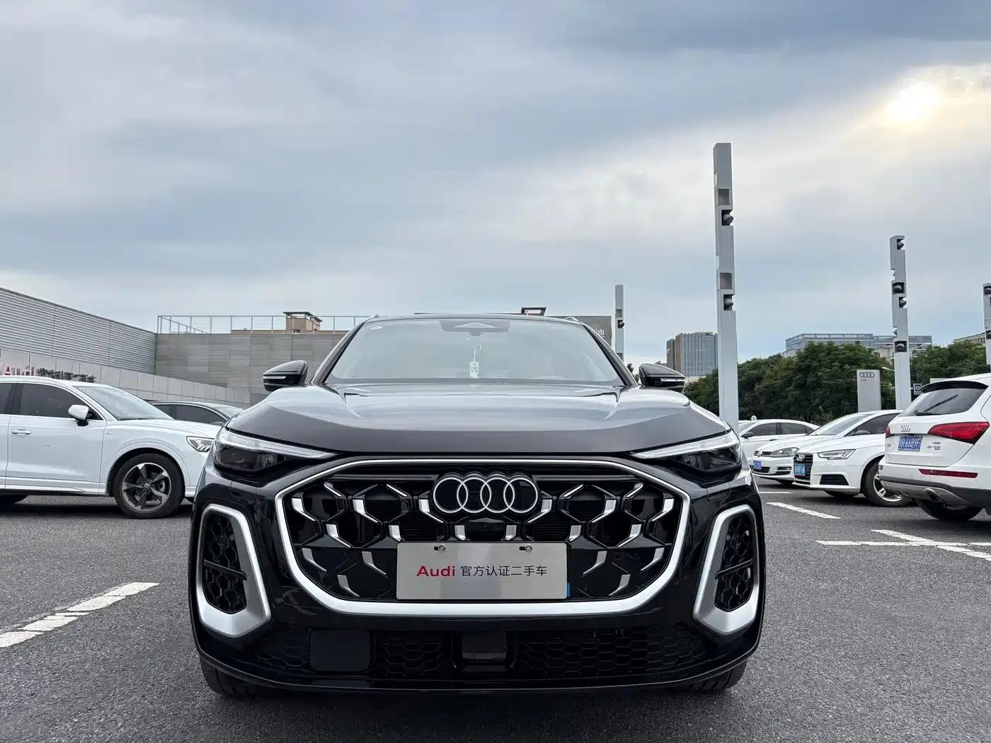 Audi Q5L 2026 2.0T Exclusive Edition for Million Users — миниатюра 2