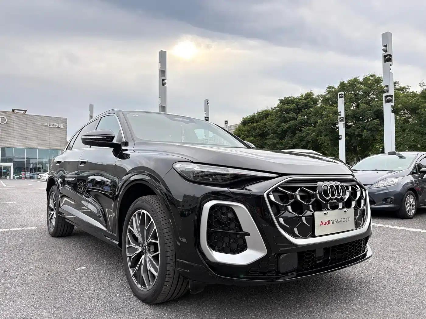 Audi Q5L 2026 2.0T Exclusive Edition for Million Users — миниатюра 3