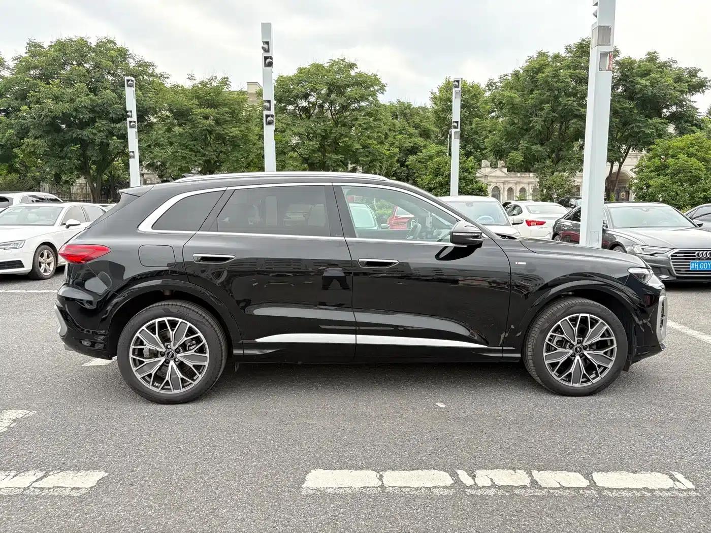 Audi Q5L 2026 2.0T Exclusive Edition for Million Users — миниатюра 4