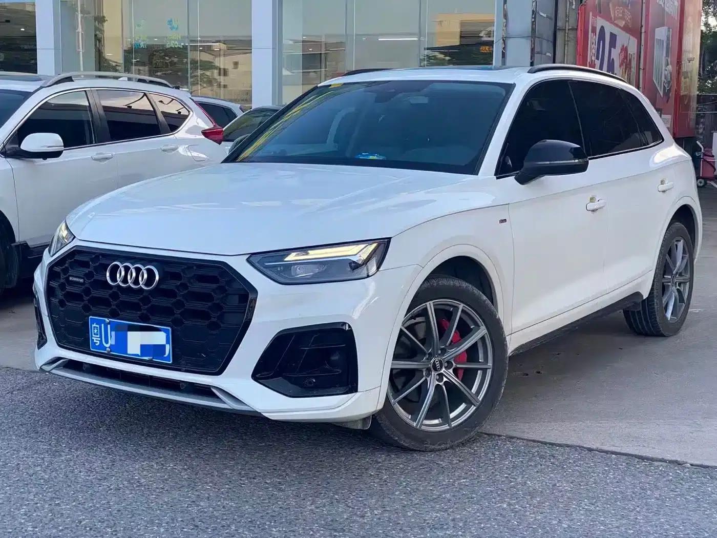 Audi Q5L 2022 40T RS Package Sport Edition — миниатюра 1