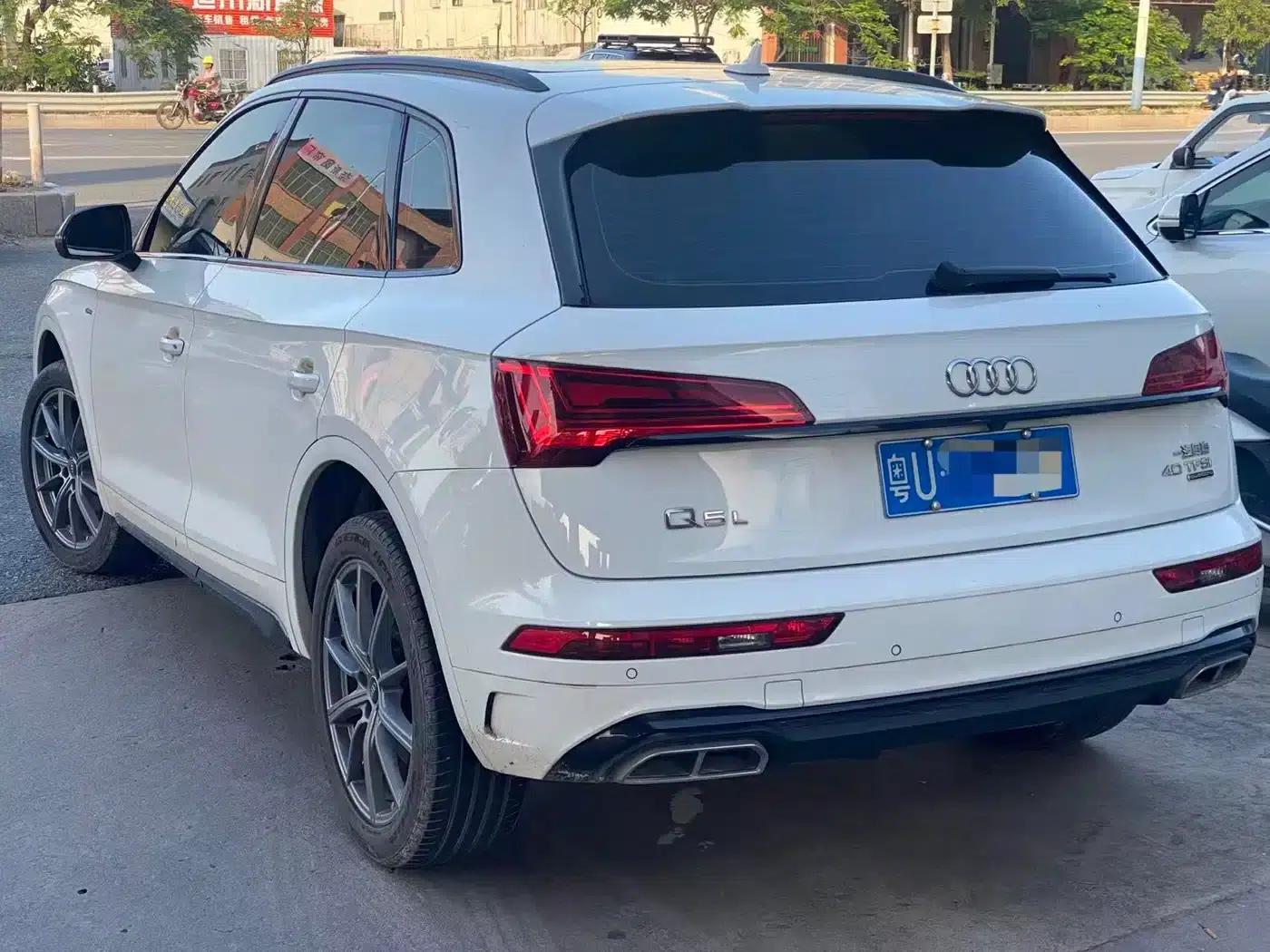 Audi Q5L 2022 40T RS Package Sport Edition — миниатюра 4