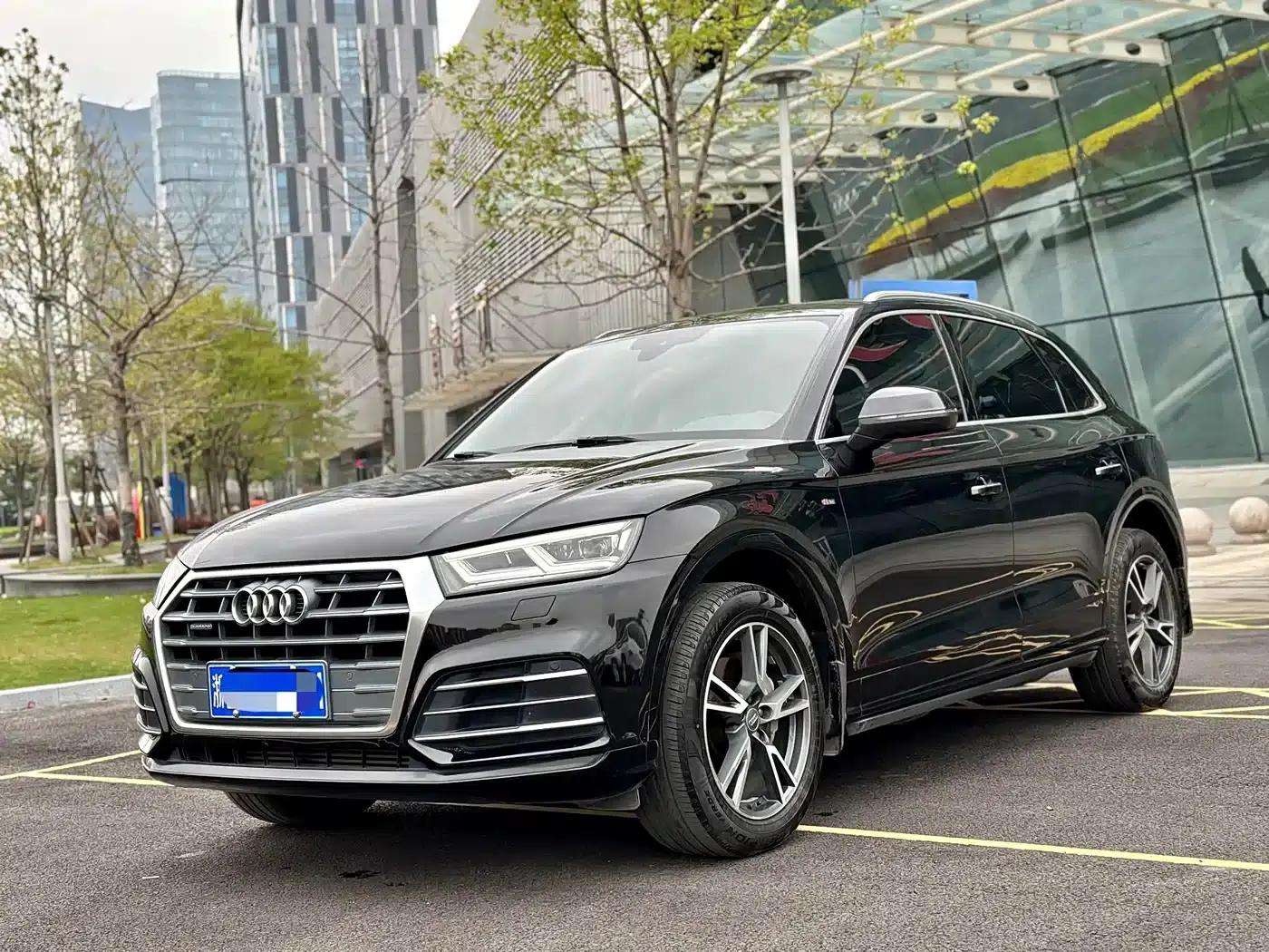 Audi Q5L 2018 40 TFSI Luxury Fashion Edition (National V Emission Standard) — миниатюра 1