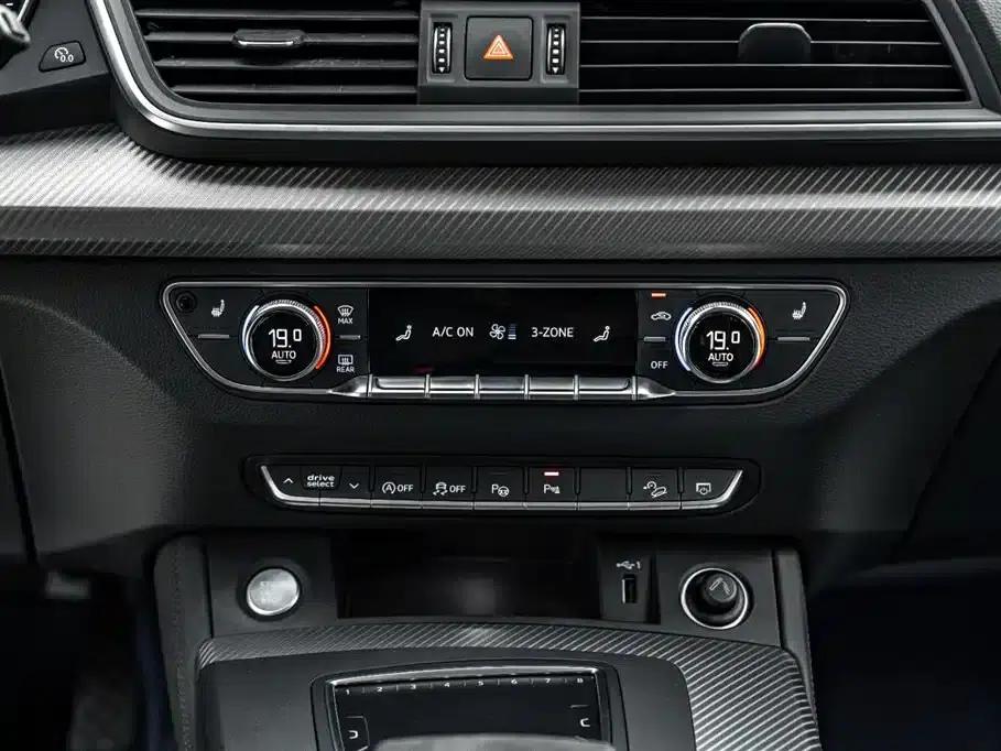 Audi Q5L 2020 45 TFSI Premium Fashion Edition — миниатюра 27