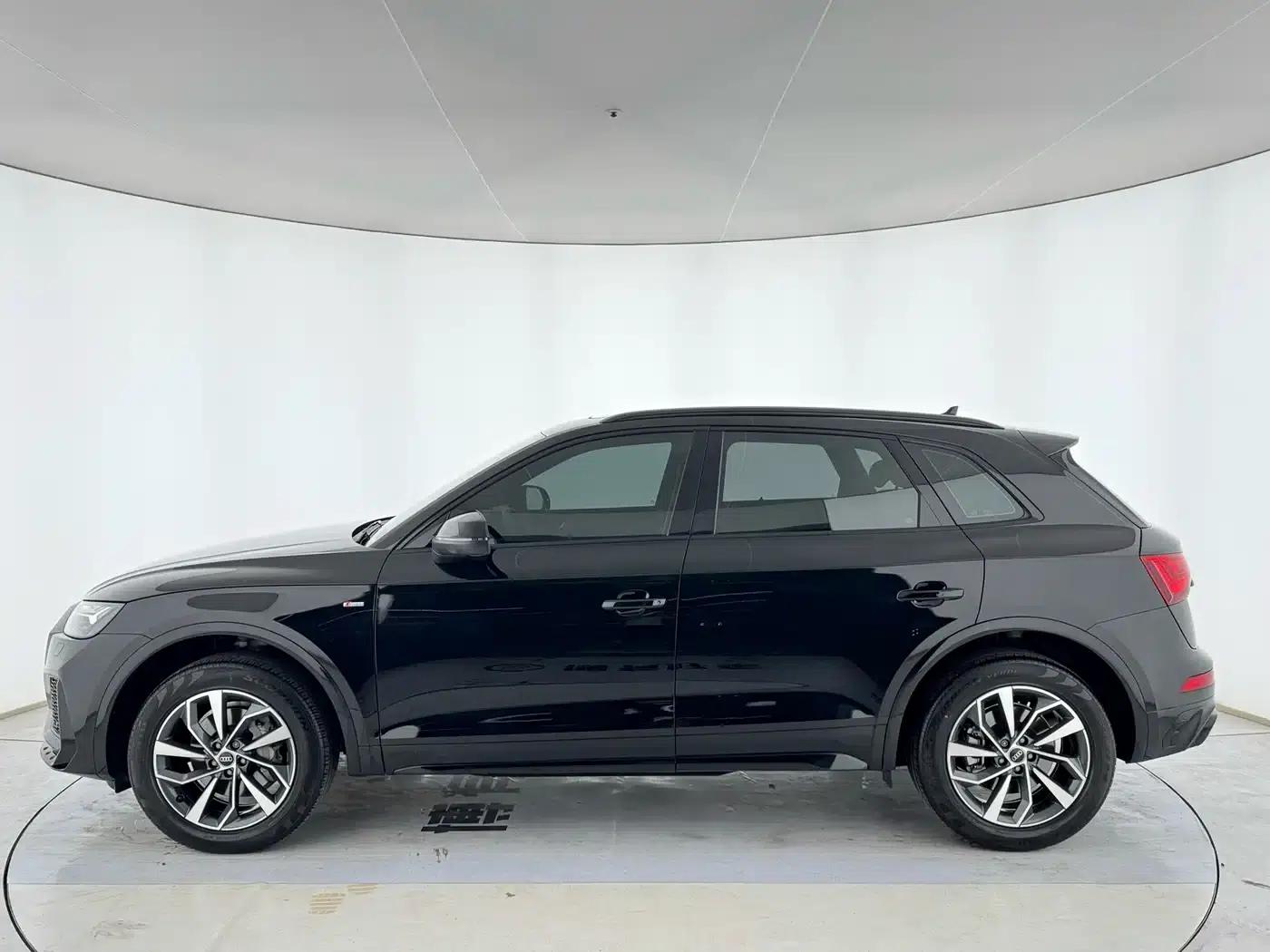 Audi Q5L 2023 40T Luxury Dynamic — миниатюра 3