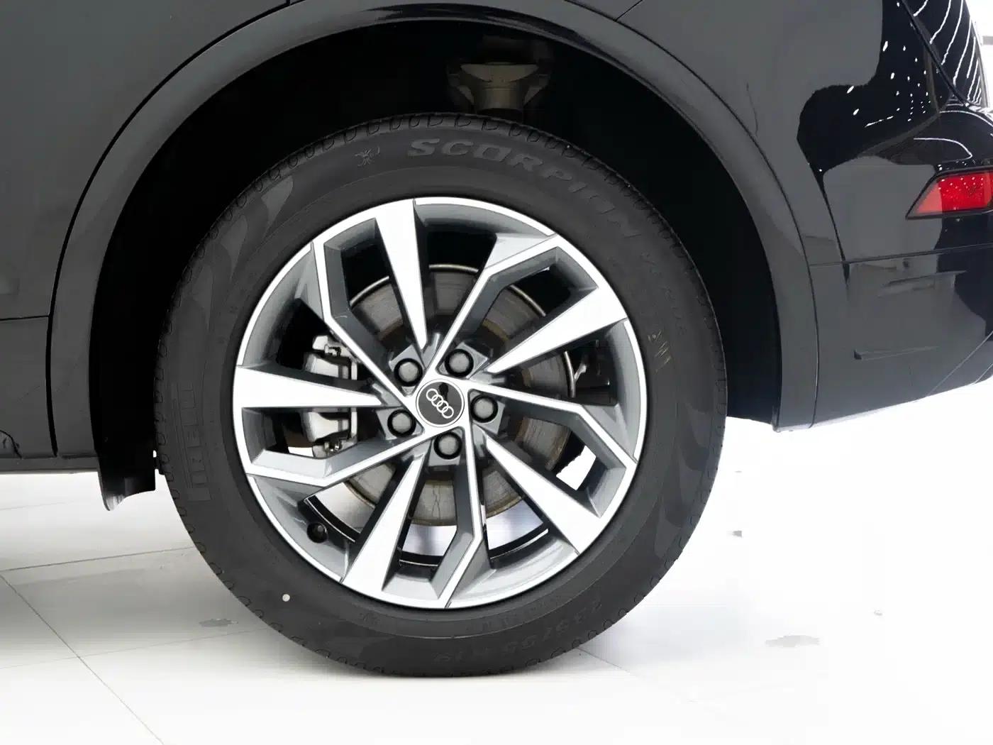 Audi Q5L 2023 40T Luxury Dynamic — миниатюра 20