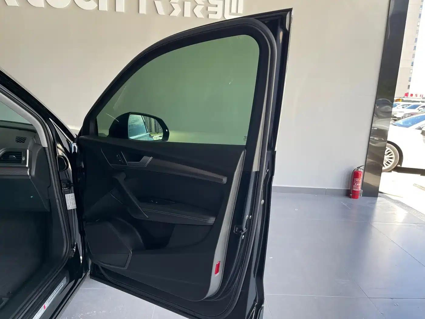 Audi Q5L 2020 Facelift 40 TFSI Luxury Fashion Edition — миниатюра 24