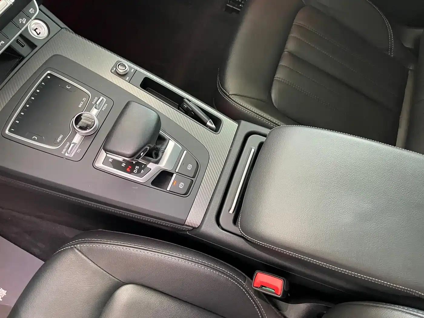 Audi Q5L 2020 Facelift 40 TFSI Luxury Fashion Edition — миниатюра 10