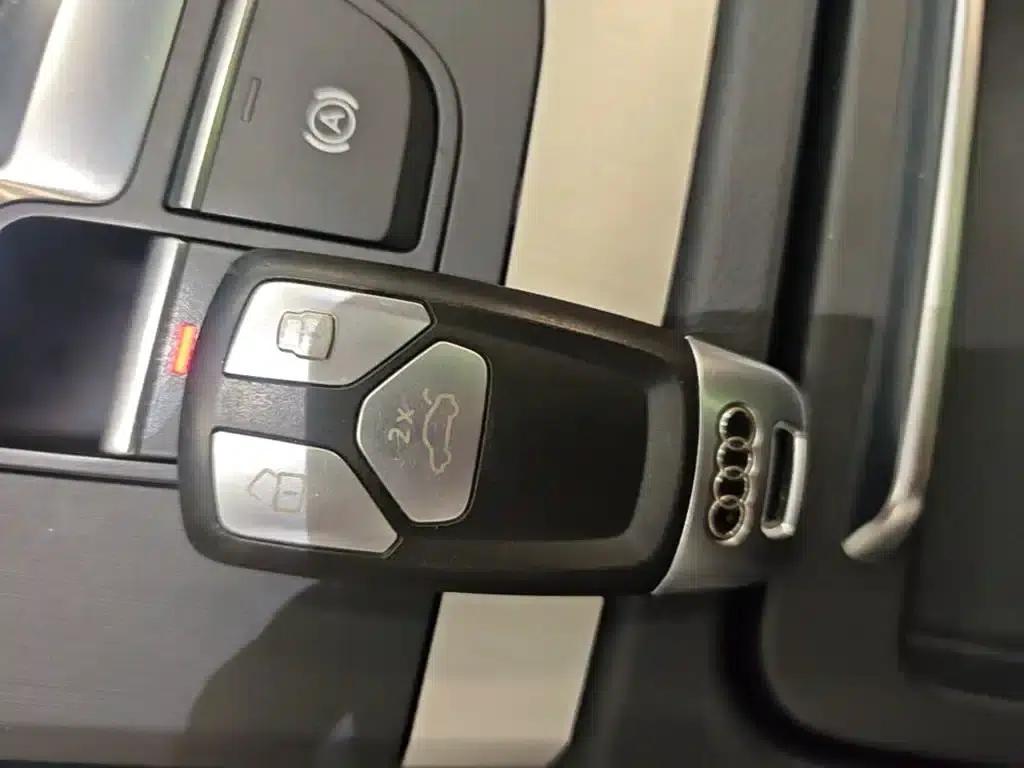 Audi Q5L 2020 40 TFSI Luxury Fashion Edition — миниатюра 9