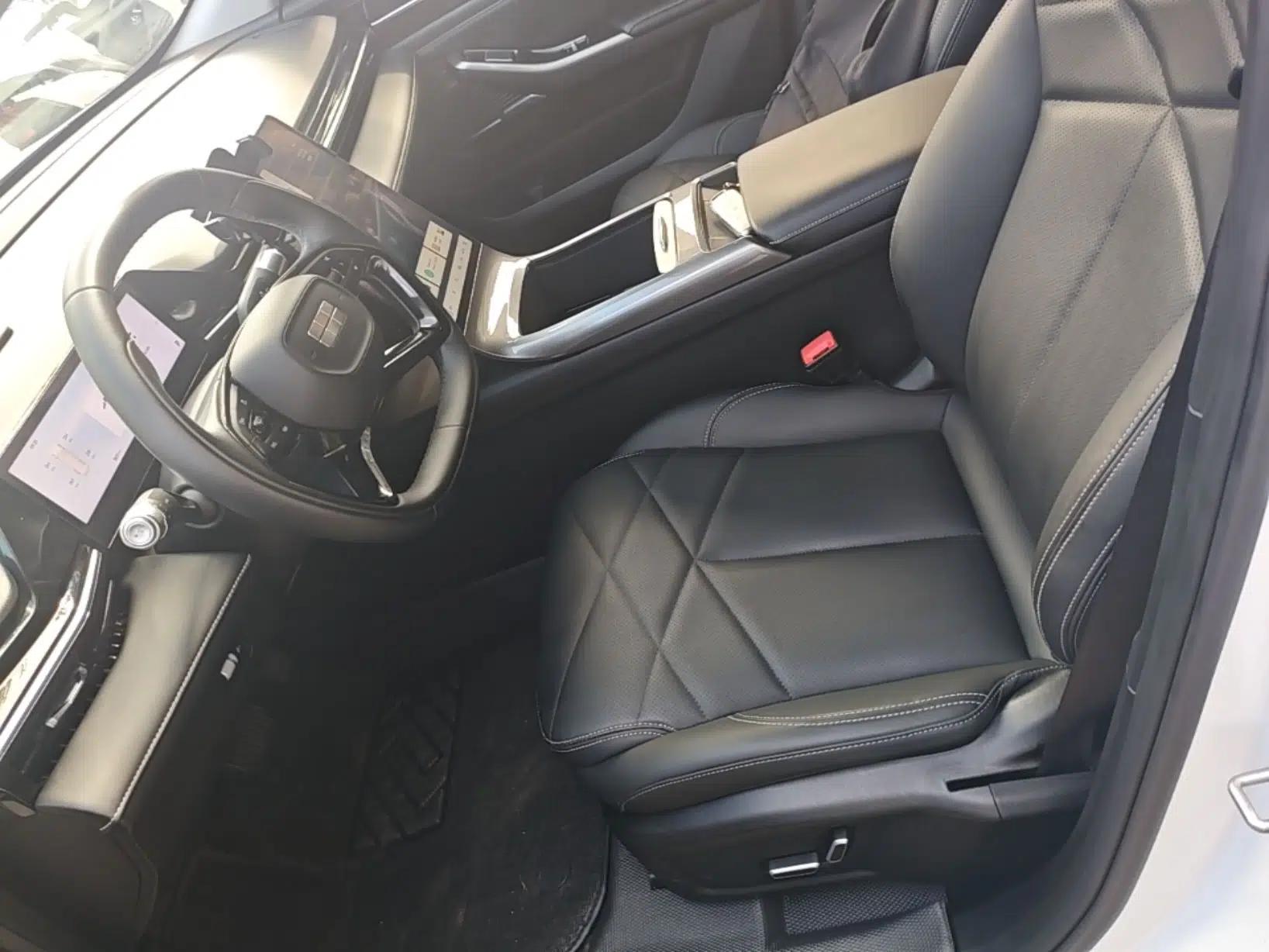Geely Galaxy L6 2024 125km PLUS Dragon Edition — миниатюра 17