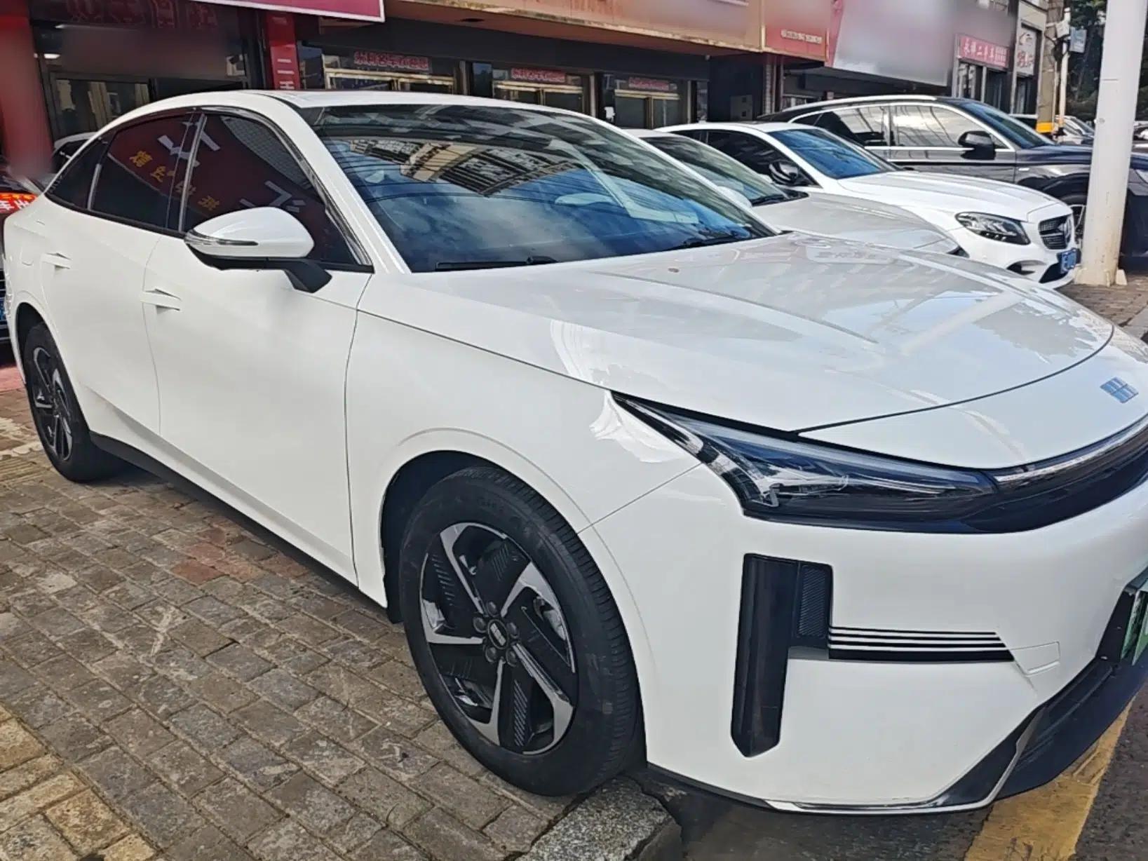Geely Galaxy L6 2024 125km PLUS Dragon Edition — миниатюра 3