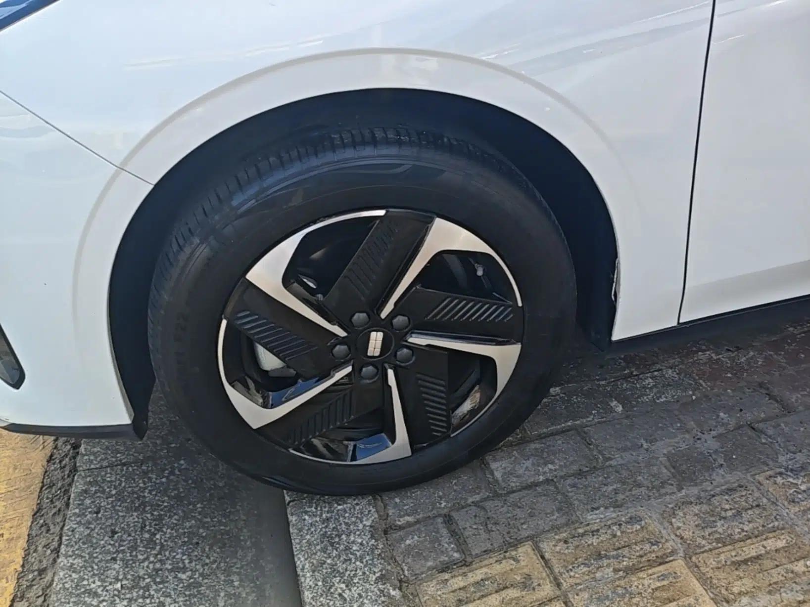 Geely Galaxy L6 2024 125km PLUS Dragon Edition — миниатюра 10