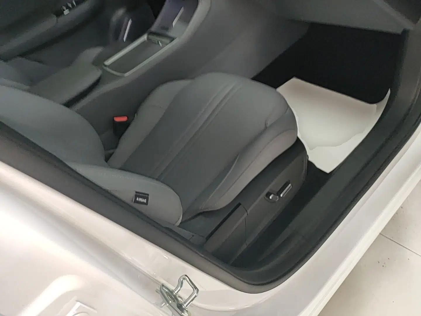 Geely Galaxy L7 2025 EM-i 115km Exploration Edition — миниатюра 24