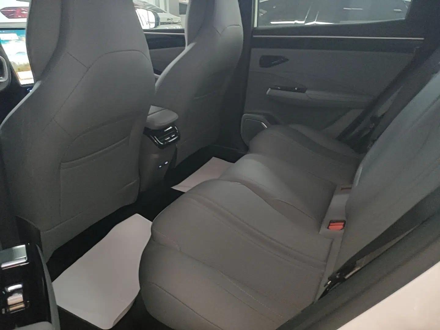Geely Galaxy L7 2025 EM-i 115km Exploration Edition — миниатюра 25