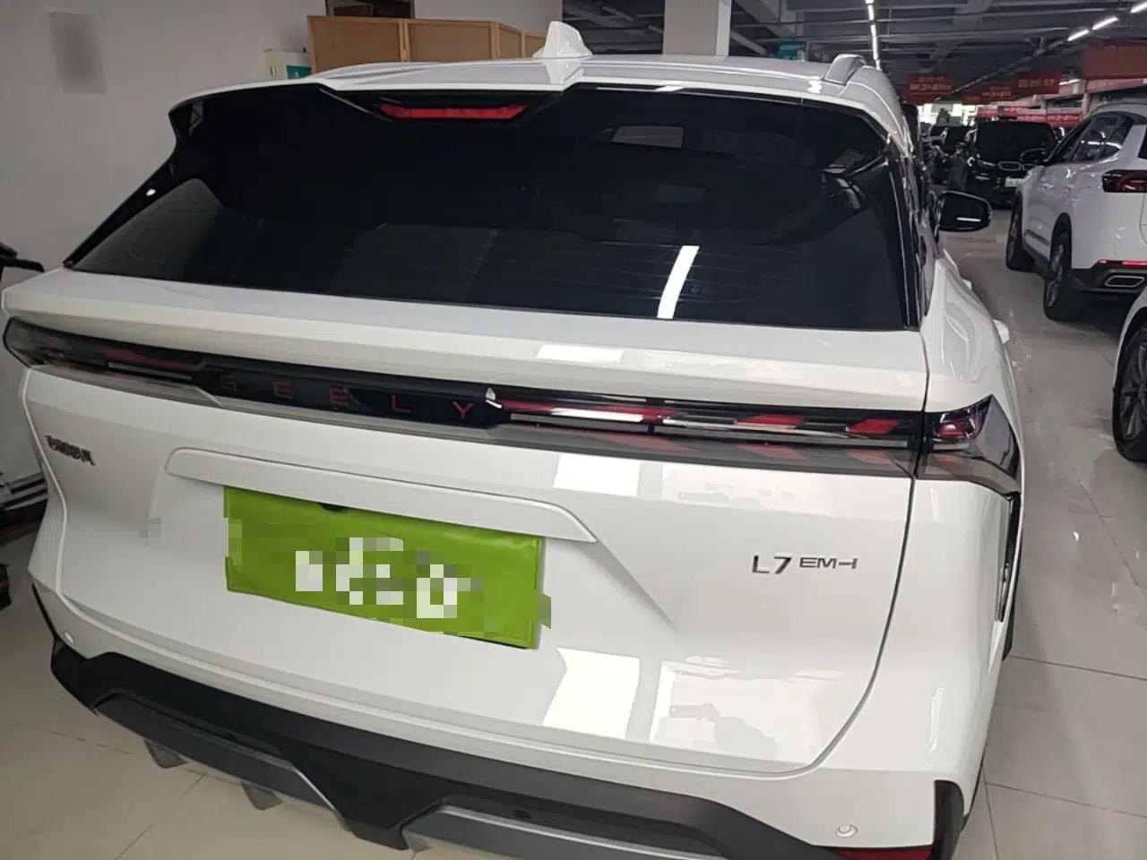 Geely Galaxy L7 2025 EM-i 115km Exploration Edition — миниатюра 5