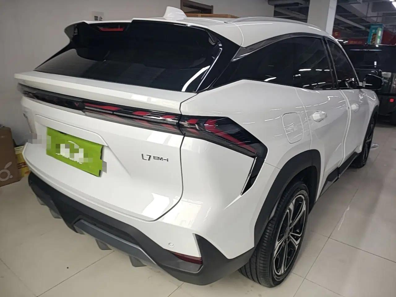 Geely Galaxy L7 2025 EM-i 115km Exploration Edition — миниатюра 6