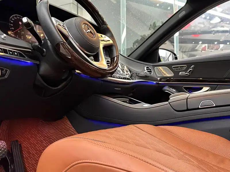 Maybach S-Class 2020 S 450 4MATIC Collector's Edition — миниатюра 11