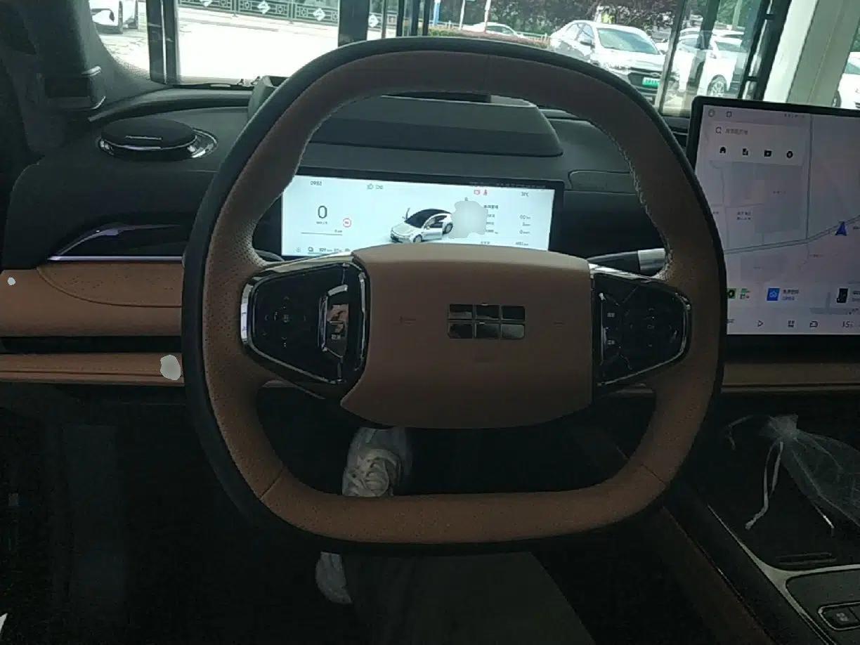Geely Galaxy 8 2025 130km EM-P Starship Edition — миниатюра 13