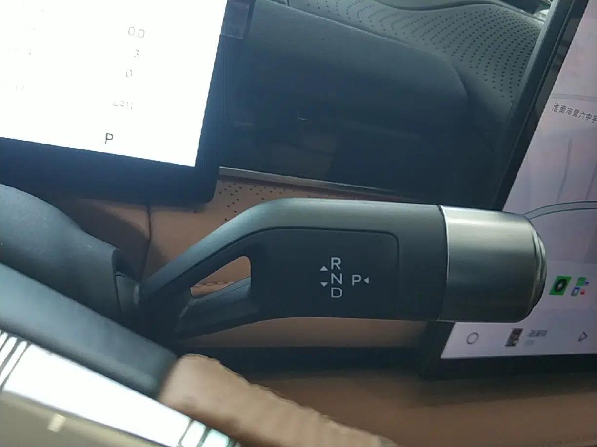 Geely Galaxy 8 2025 130km EM-P Starship Edition — миниатюра 16