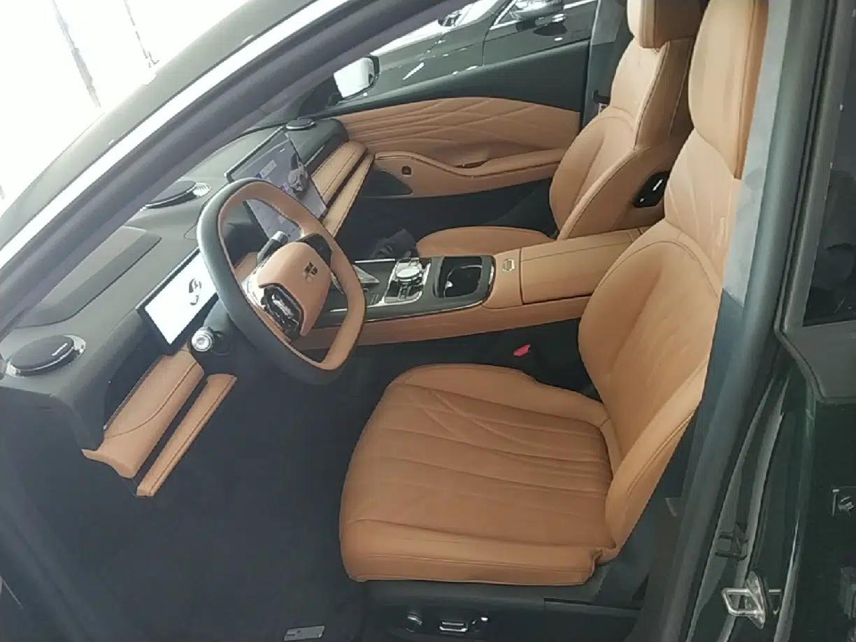 Geely Galaxy 8 2025 130km EM-P Starship Edition — миниатюра 17
