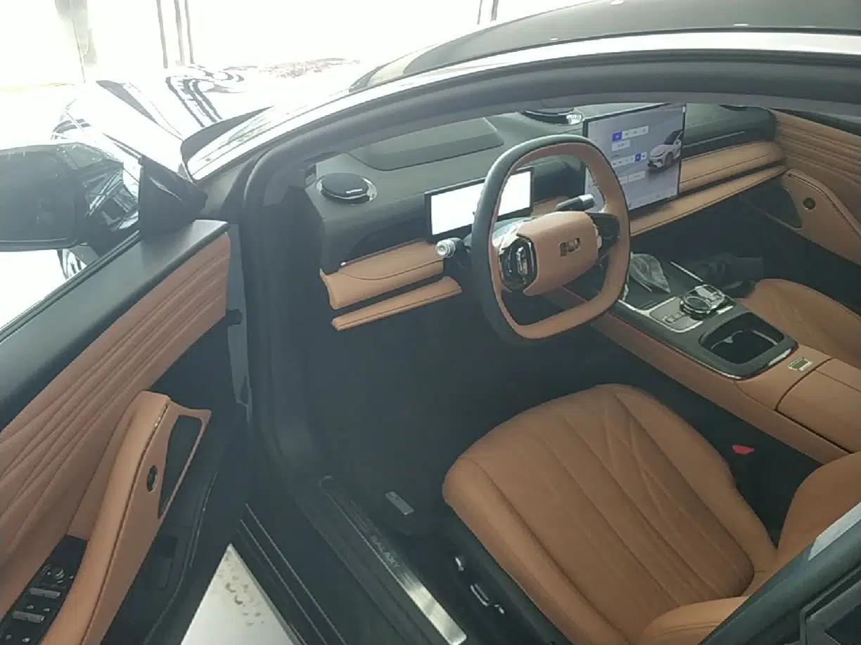 Geely Galaxy 8 2025 130km EM-P Starship Edition — миниатюра 18