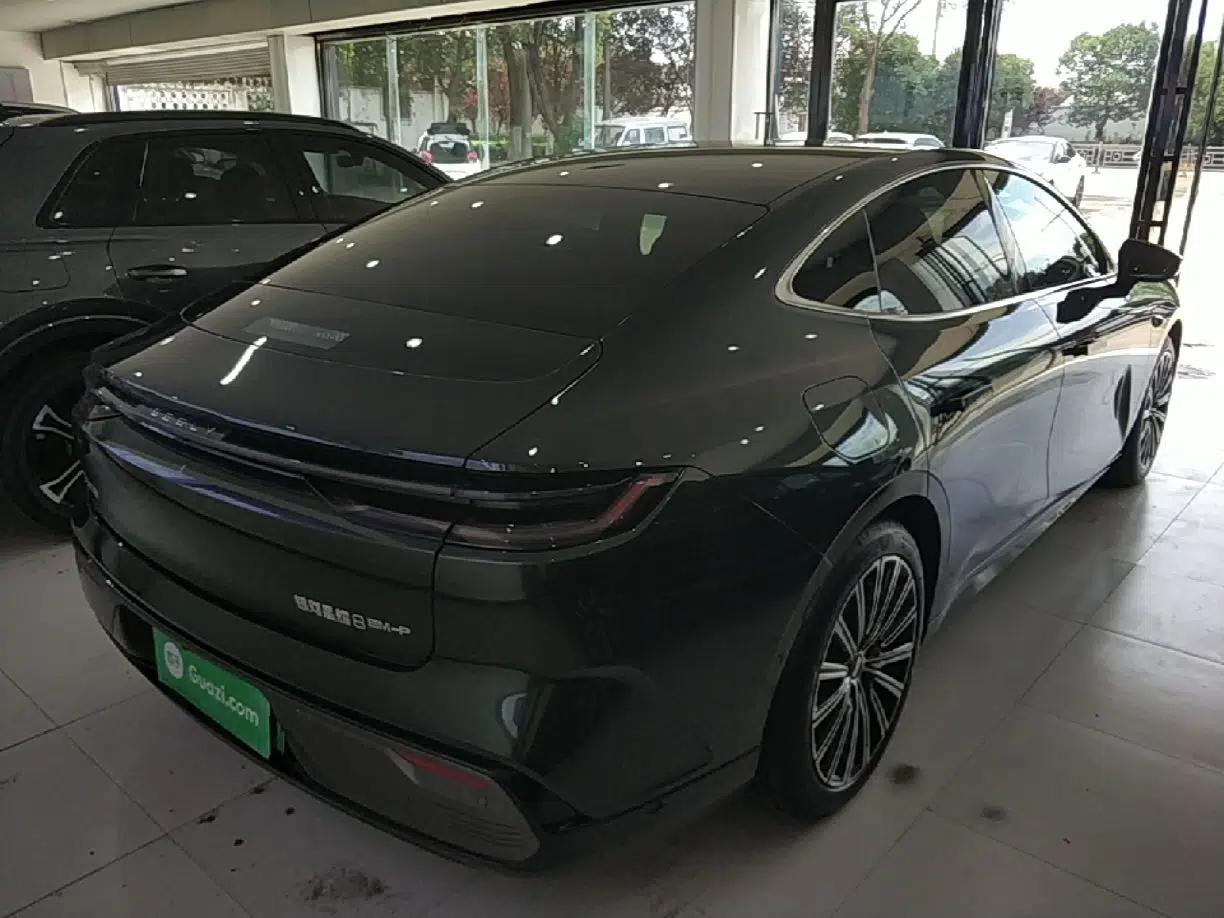 Geely Galaxy 8 2025 130km EM-P Starship Edition — миниатюра 6