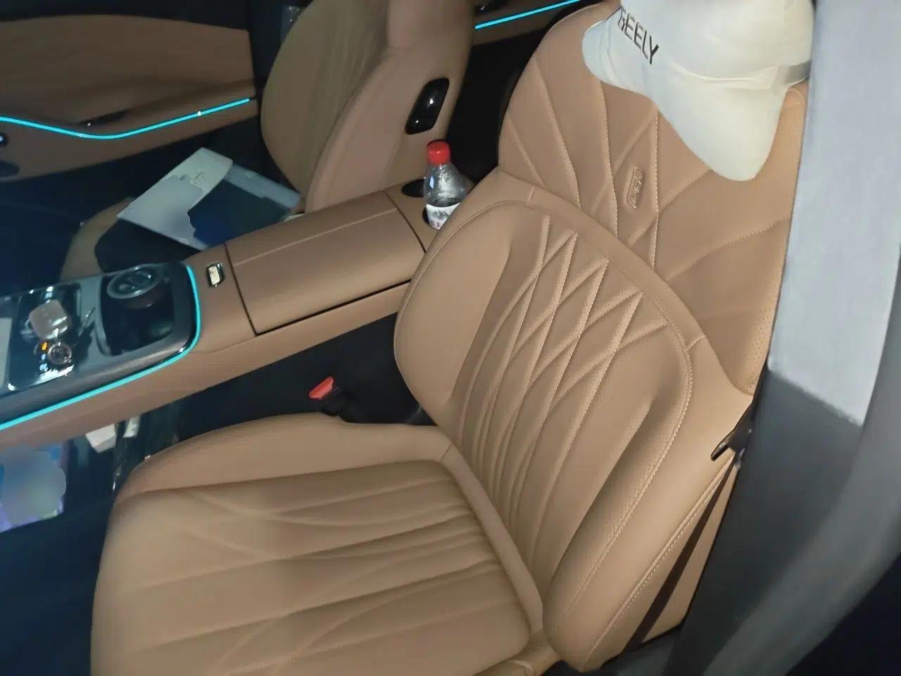 Geely Galaxy 8 2025 130km EM-i Flagship Edition — миниатюра 15