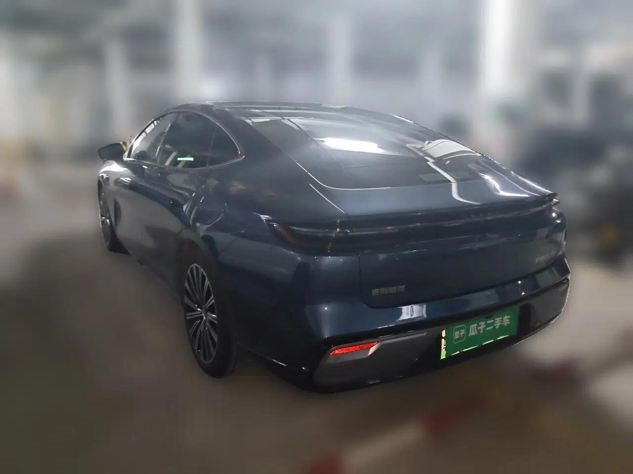 Geely Galaxy 8 2025 130km EM-i Flagship Edition — миниатюра 4