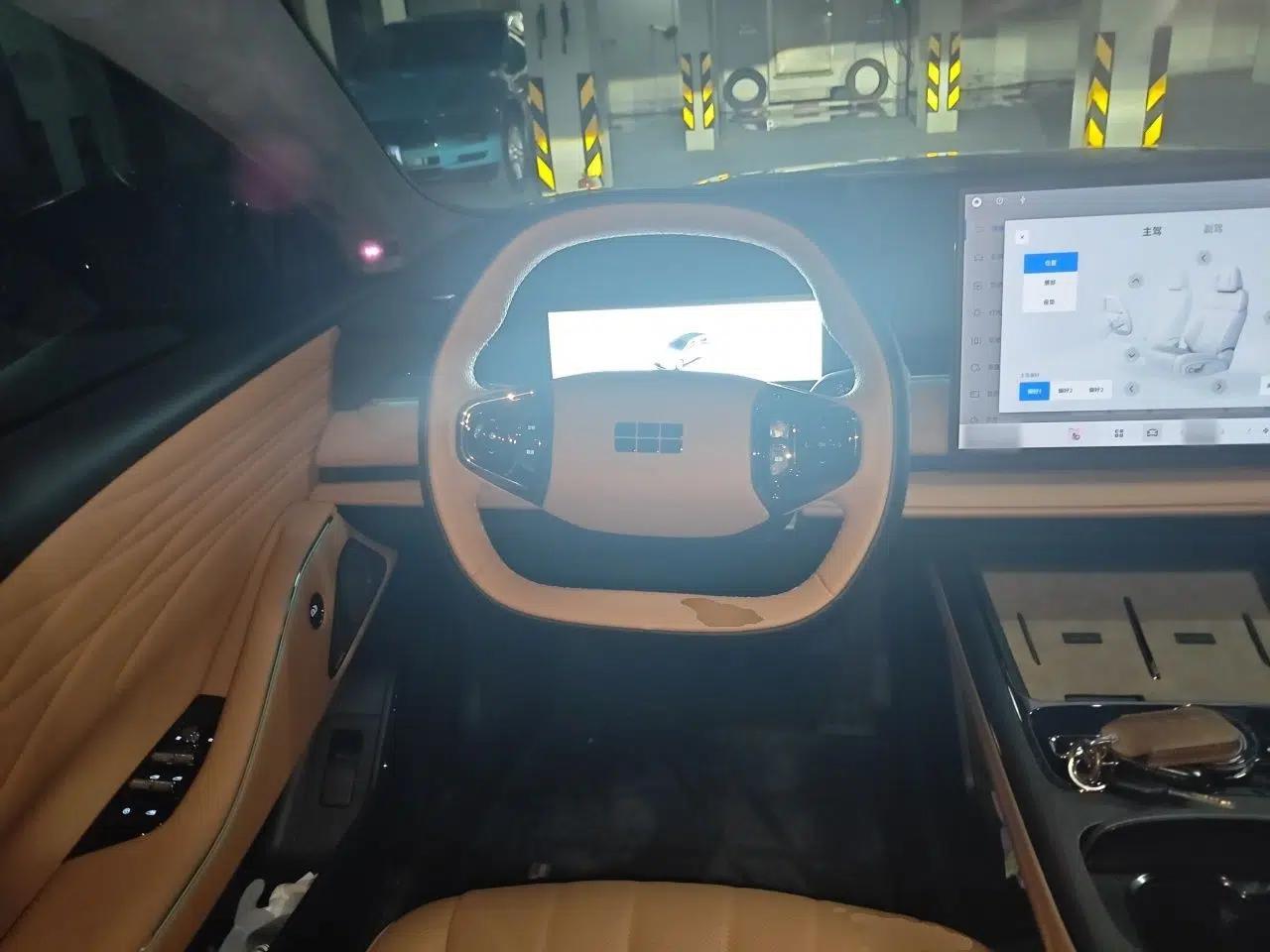 Geely Galaxy 8 2025 130km EM-i Flagship Edition — миниатюра 10