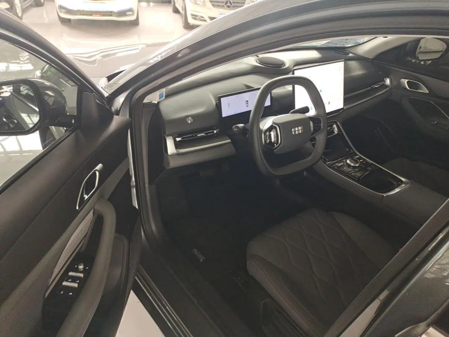Geely Galaxy A7 2025 Model EM-i 150km Long-Distance Edition — миниатюра 18