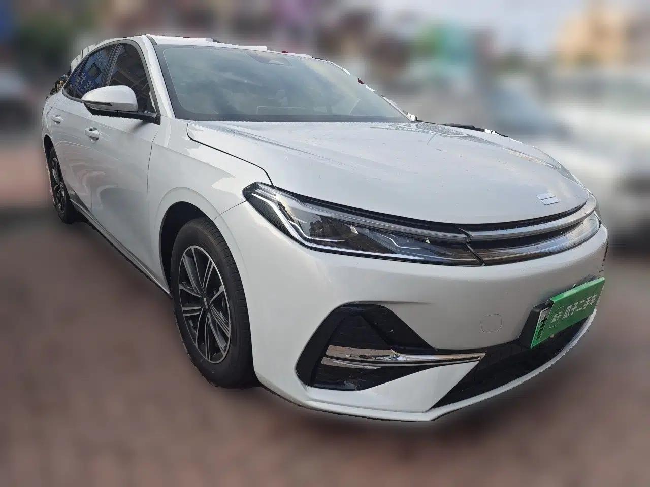 Geely Galaxy A7 2025 Model EM-i 70km Luxury Edition — миниатюра 3