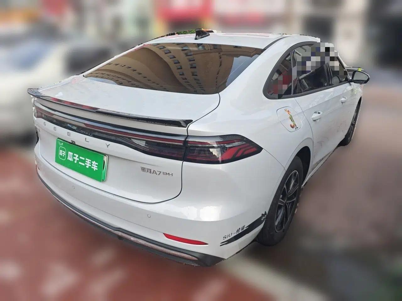 Geely Galaxy A7 2025 Model EM-i 70km Luxury Edition — миниатюра 6