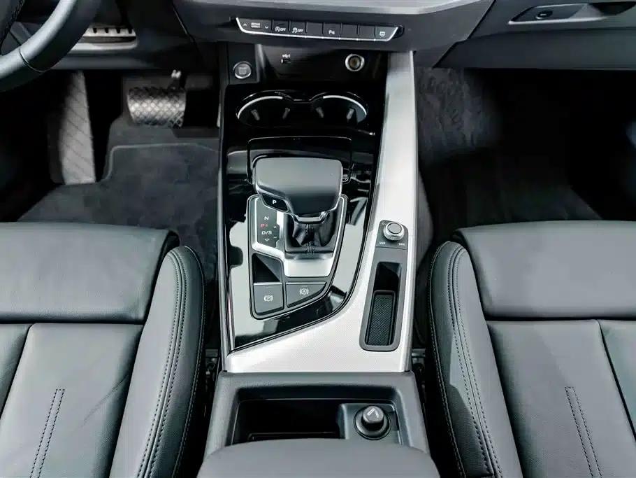 2023 Audi A5 Sportback 40 TFSI (Imported) - Fashionable and Dynamic Model — миниатюра 12
