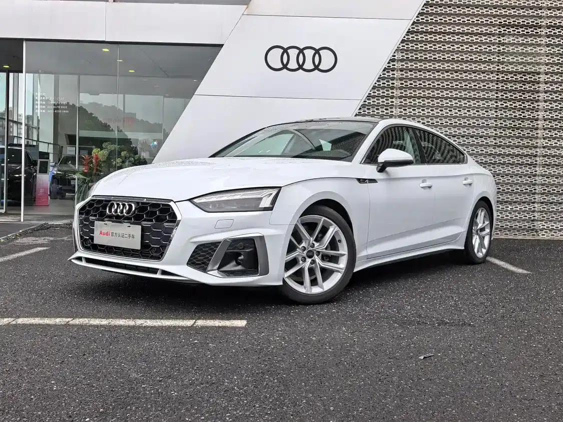 Audi A5 (Imported) 2024 Sportback 40 TFSI Fashion Dynamic Edition — миниатюра 1