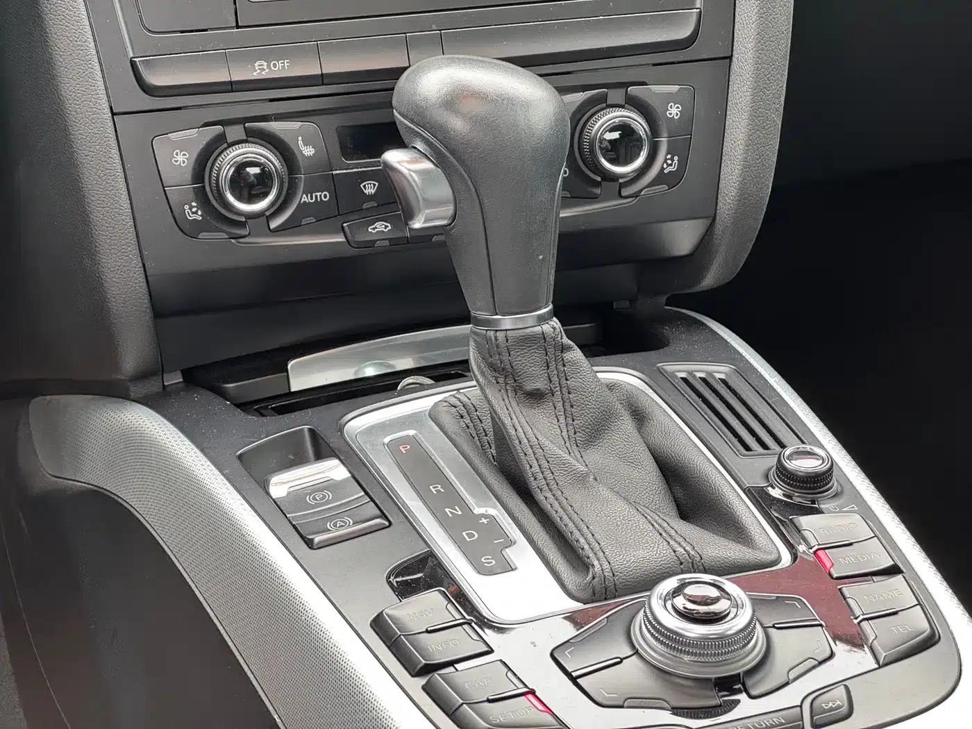 2010 Audi A5 Imported Model 2.0TFSI Sportback Technical Edition — миниатюра 17