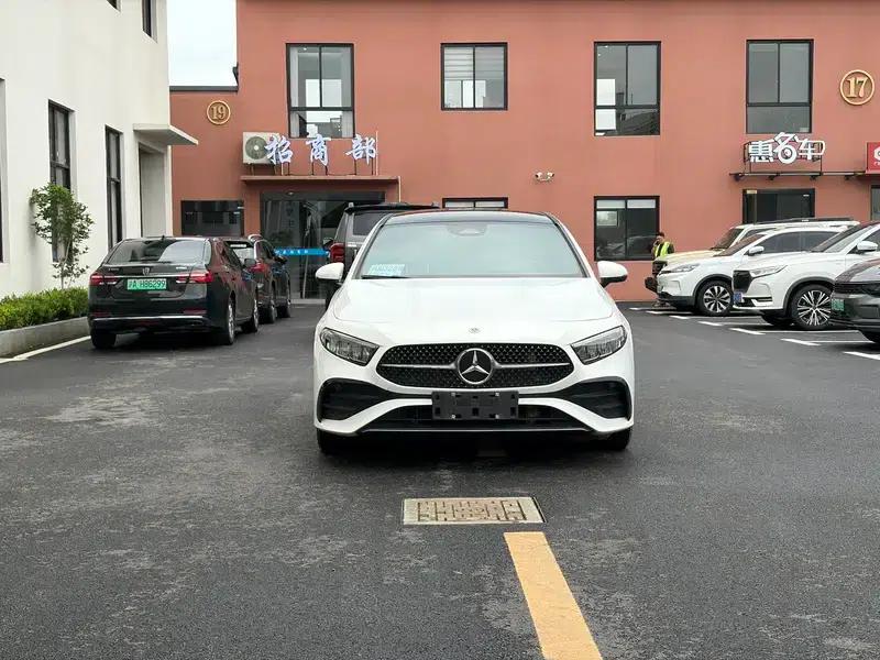 2023 Mercedes-Benz A-Class A 200 L Sport Sedan Fashion Edition — миниатюра 2