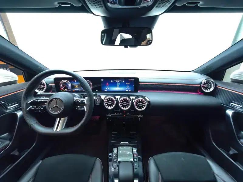 2023 Mercedes-Benz A-Class A 200 L Sport Sedan Fashion Edition — миниатюра 9