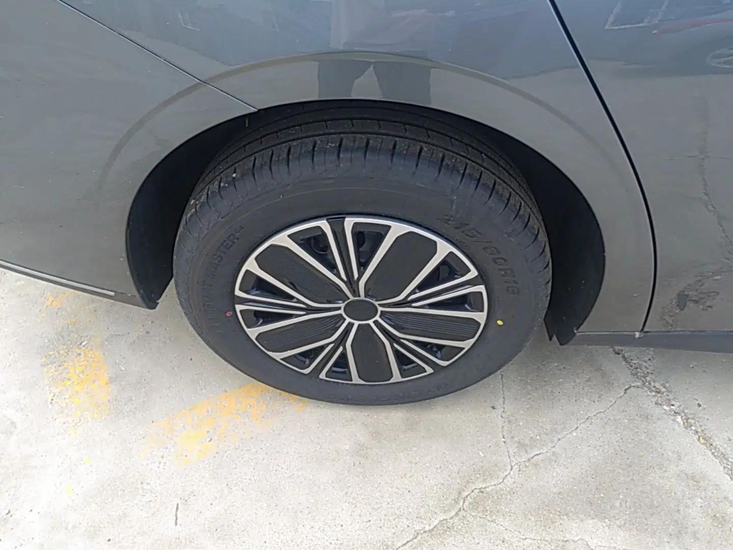 Geely Galaxy Stellar 6 2026 Model 125km Free-Style Edition — миниатюра 11