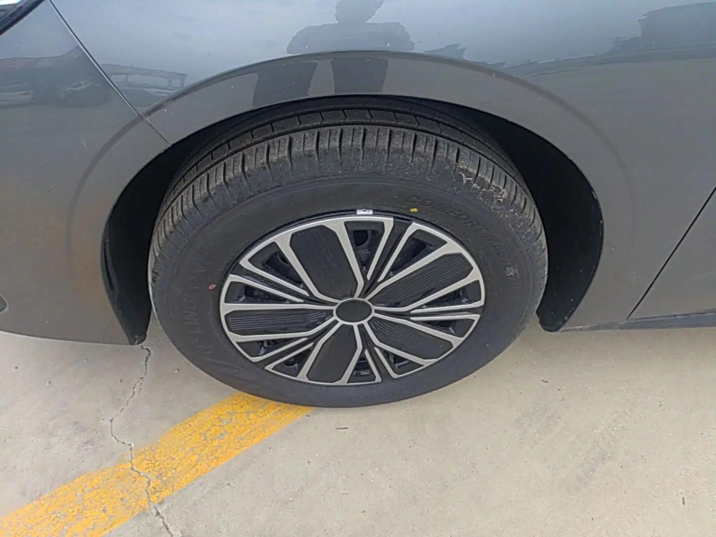 Geely Galaxy Stellar 6 2026 Model 125km Free-Style Edition — миниатюра 10