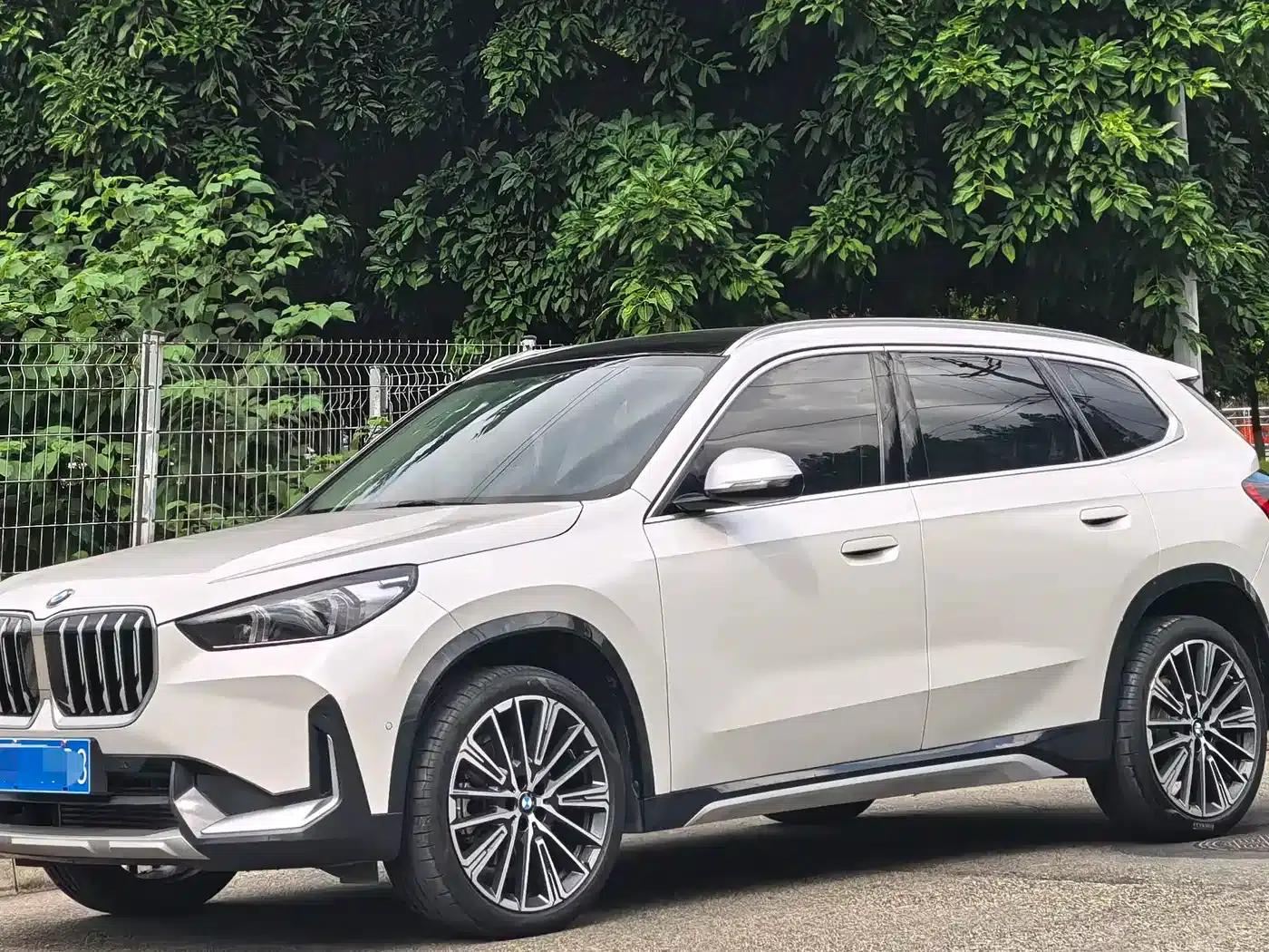 2023 BMW X1 xDrive25Li X Design Package — миниатюра 1