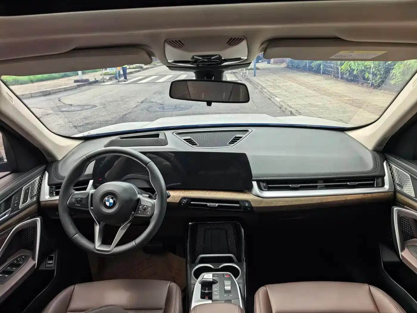2023 BMW X1 xDrive25Li X Design Package — миниатюра 11