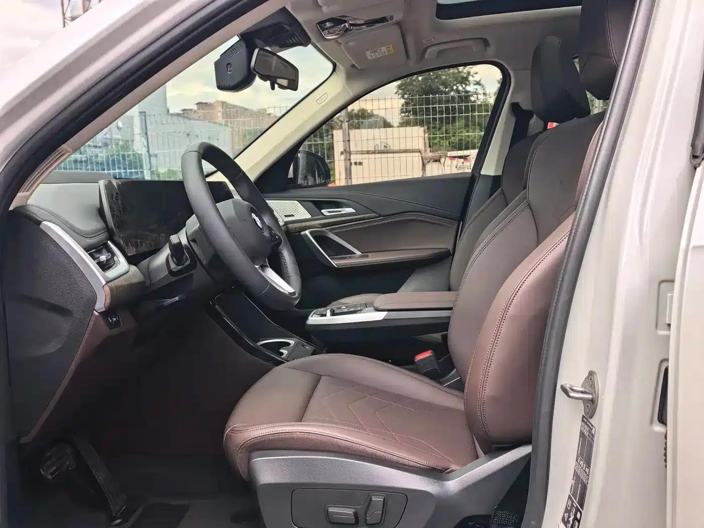 2023 BMW X1 xDrive25Li X Design Package — миниатюра 13