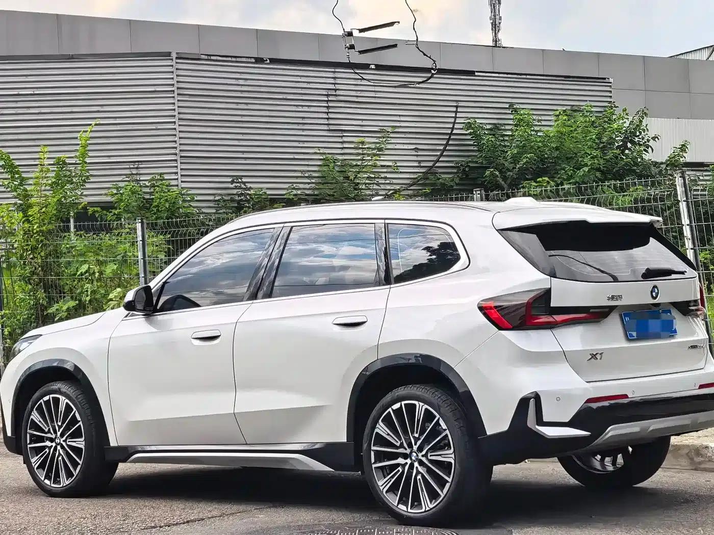 2023 BMW X1 xDrive25Li X Design Package — миниатюра 5