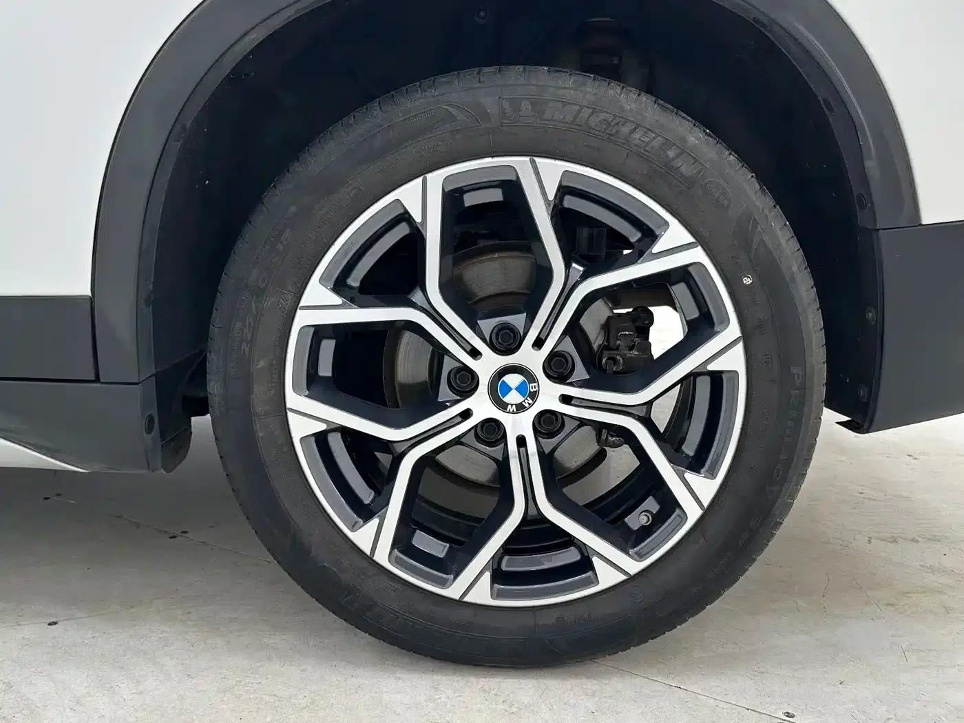 BMW X1 2022 sDrive20Li Premium — миниатюра 17