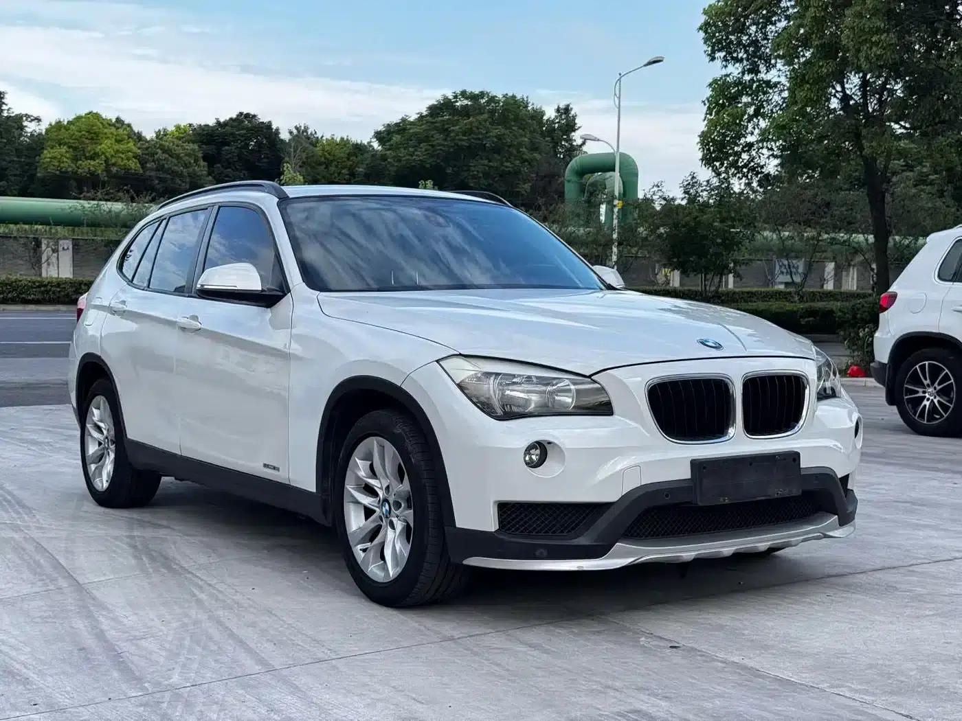 BMW X1 2015 sDrive18i Fashion Upgrade Edition — миниатюра 1