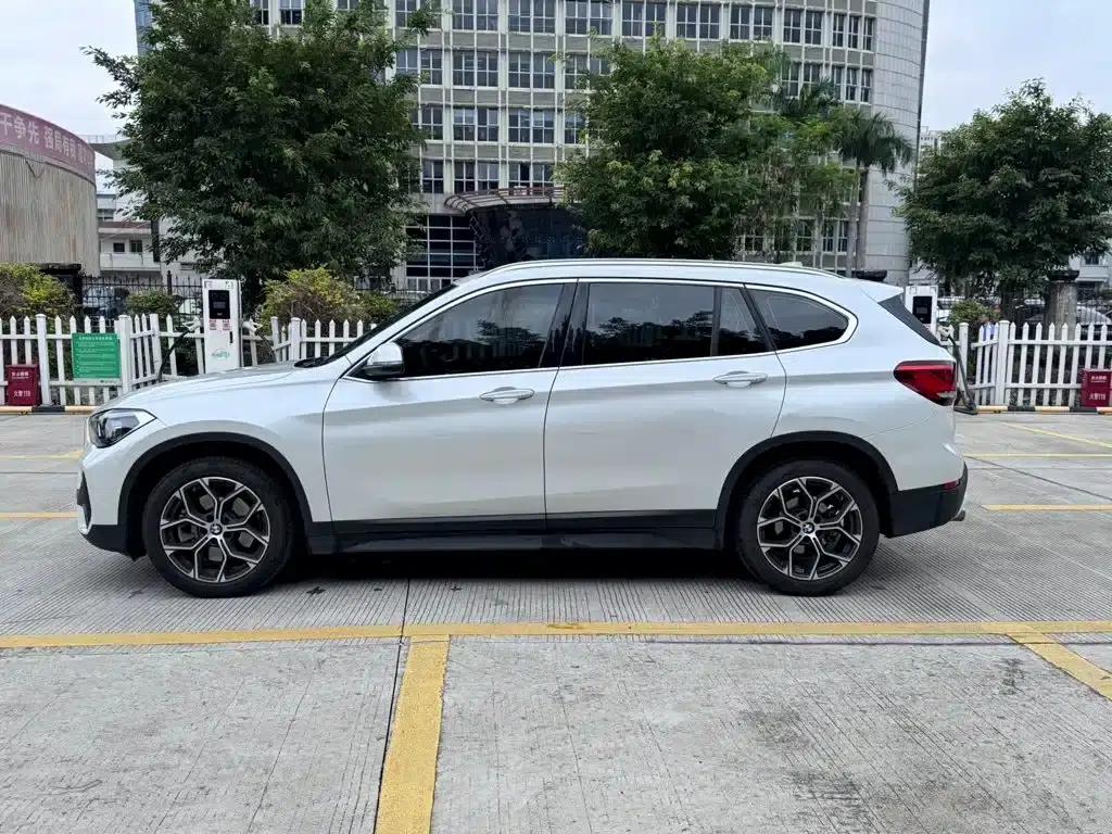 BMW X1 2022 sDrive25Li Leading Edition — миниатюра 3