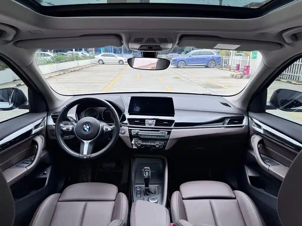 BMW X1 2022 sDrive25Li Leading Edition — миниатюра 9