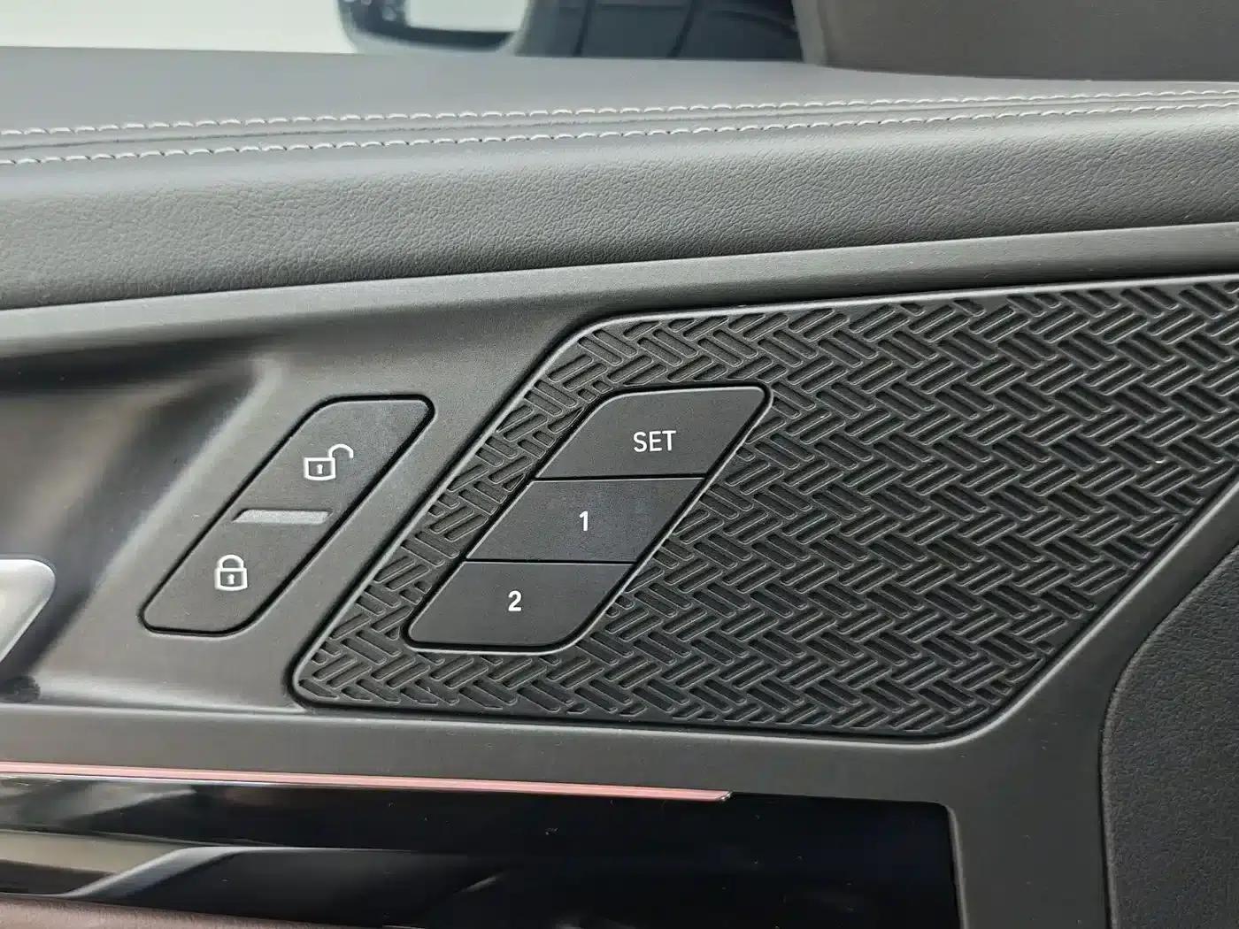 2023 BMW X1 sDrive20Li X Design Package — миниатюра 14
